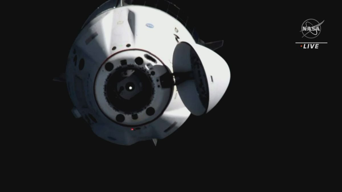 ISSから離脱するクルードラゴン宇宙船運用2号機（Crew-2） ©︎JAXA/NASA